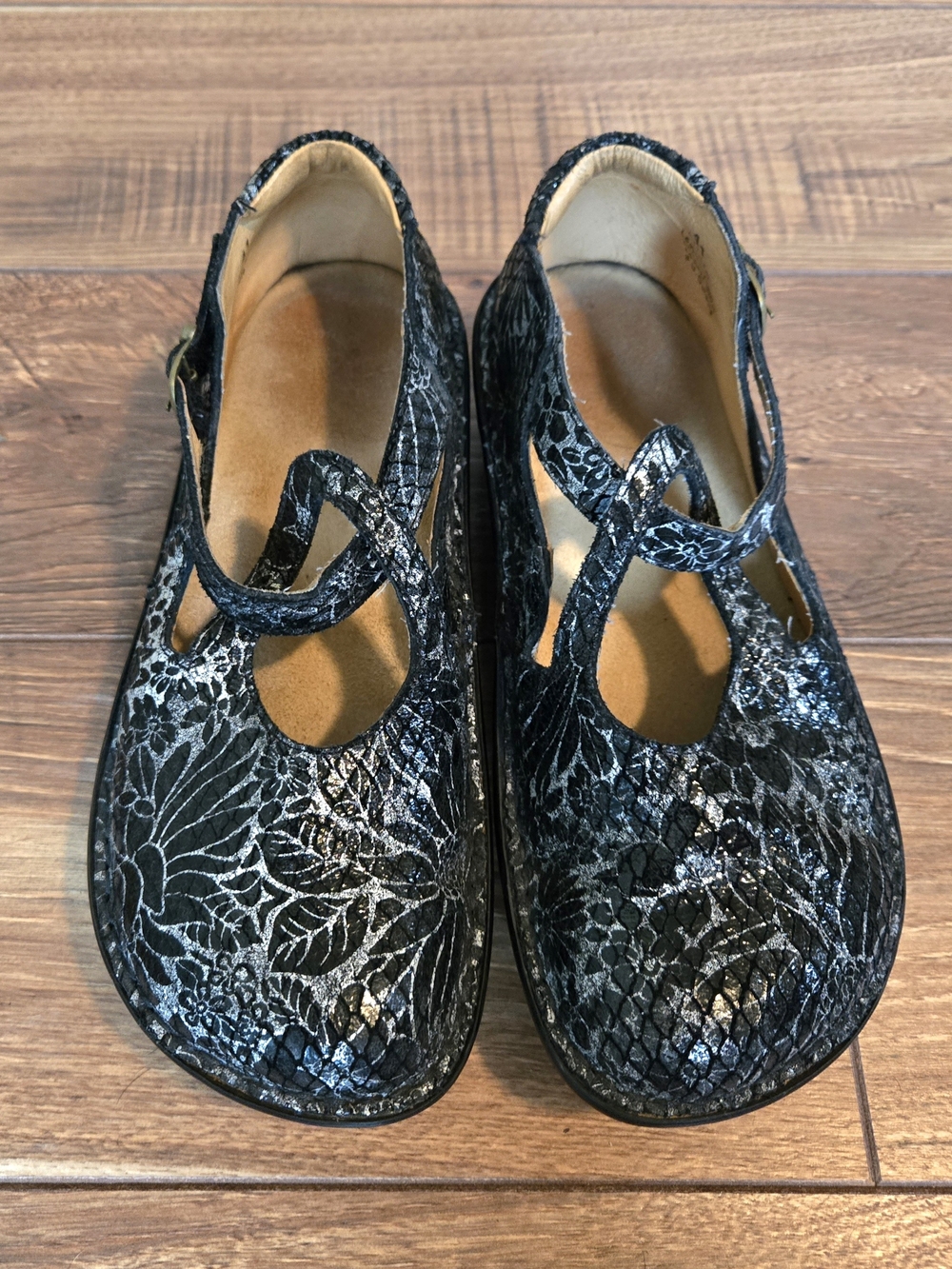 L'Artiste by Spring Step Patterned Black/Silver Leather Shoes Size 41